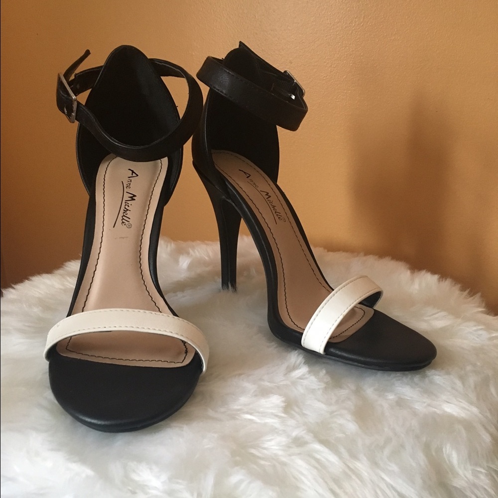 Black and White Heels - Picture 2 of 4