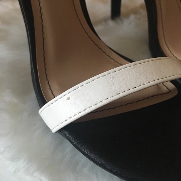 Black and White Heels - Picture 4 of 4