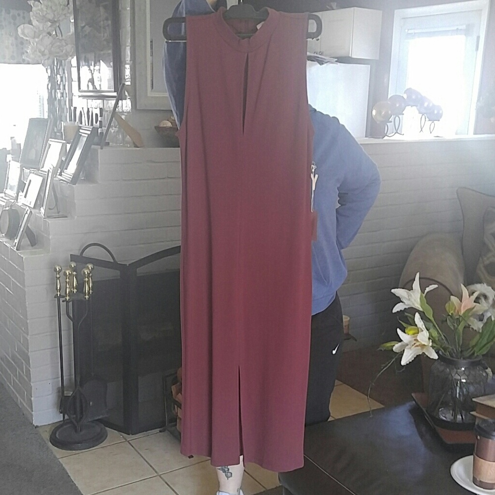 Clothes - Picture 4 of 8