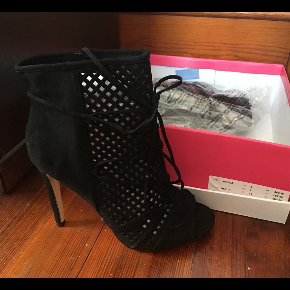 NIB Black Cage Heels 🖤👠