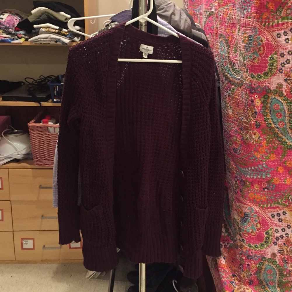 American eagle burgundy sweater