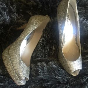 michael kors green heels