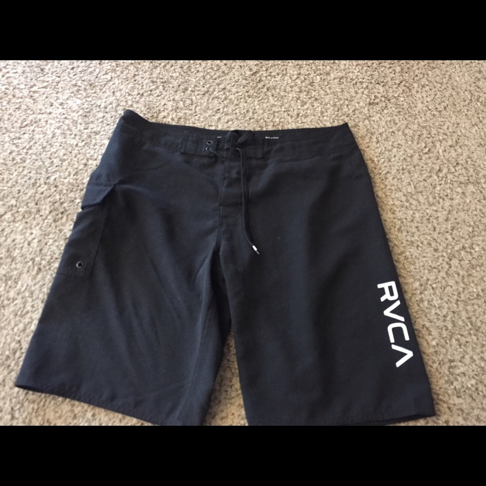 Men's RVCA boardshorts size 33 black Surf Mma