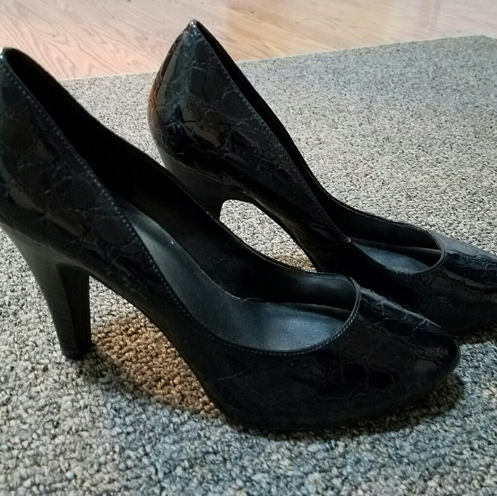 *Reduced* Black heels