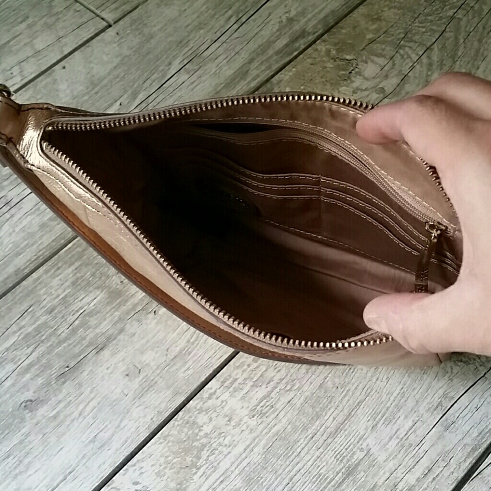 ⛔Sold⛔Fossil Crossbody - Picture 3 of 4