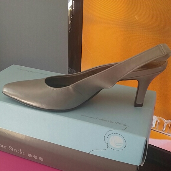 Shoes - Picture 3 of 5