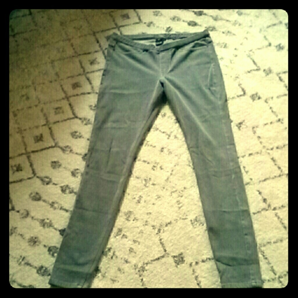 Hue Gray  Medium Jeggings