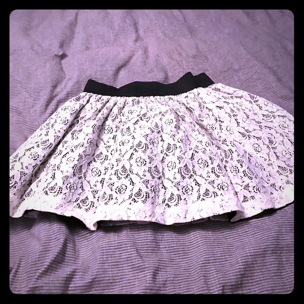 Lace skirt