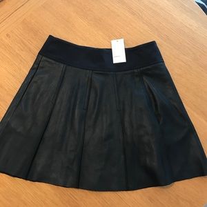 Vince pleated leather mini. NWT Size 2