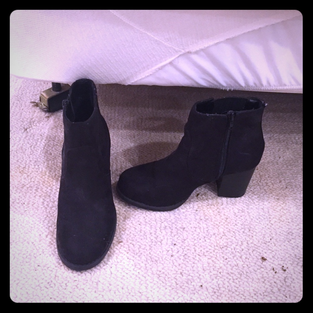 Lightly used cute ankle booties