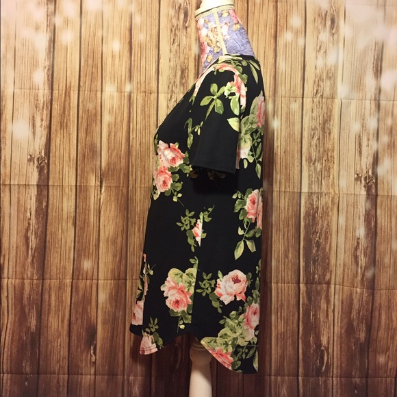 Black floral cross cross top - Picture 2 of 4