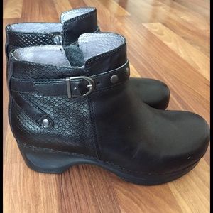 Sanita Boots! 6 (36) Beautiful short boots.