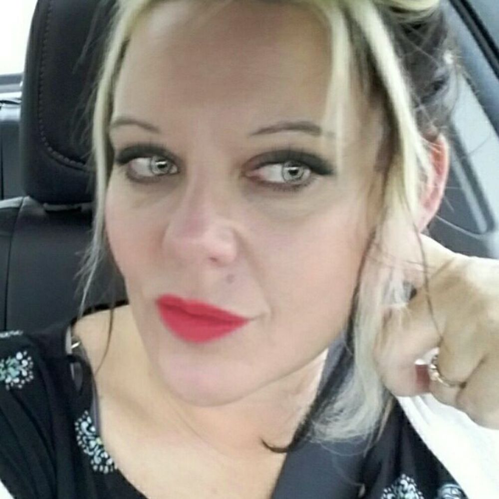 Meet your Posher, Theada