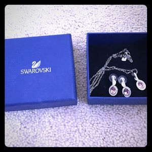 Swarovski pink and silver earrings and necklace!