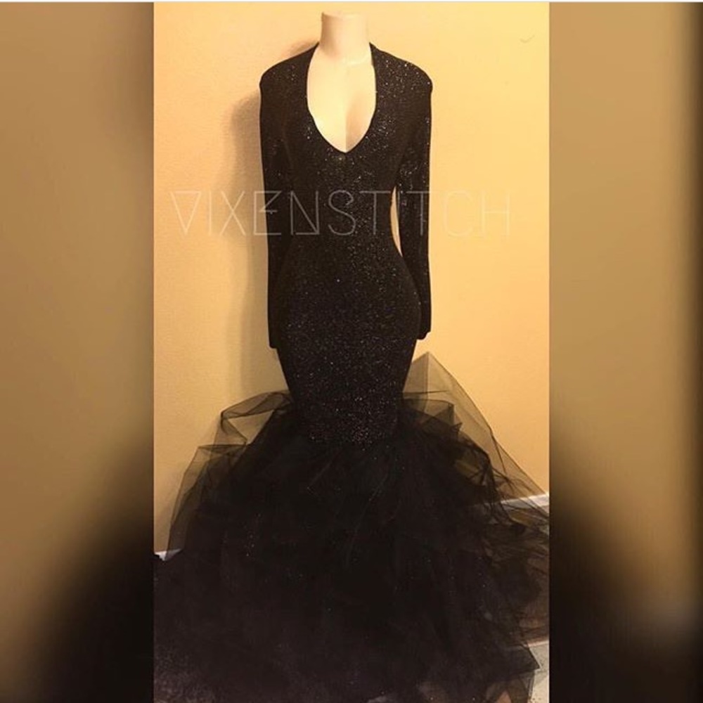 Custom gown - Picture 3 of 4