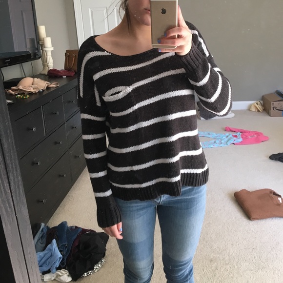 American Eagle Outfitters™ sweater - Picture 1 of 4