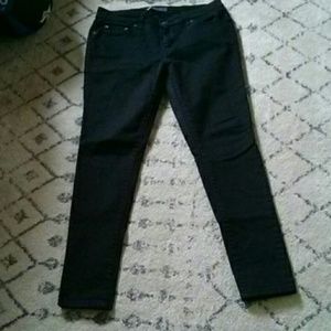 Black Levi's leggings