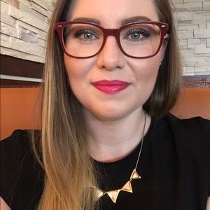 Meet your Posher, Laura