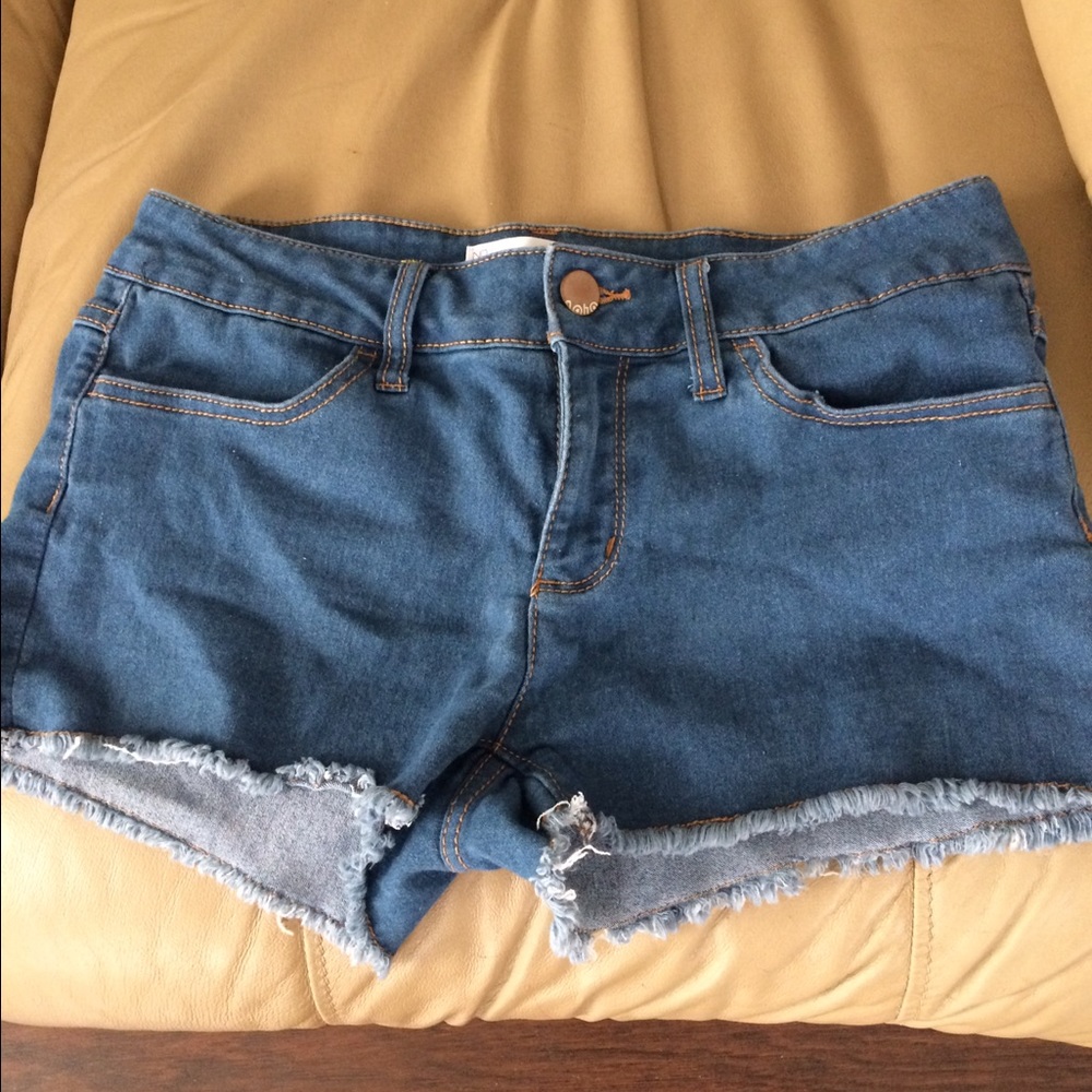 Denim cut off short