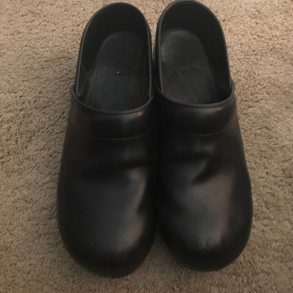 Black Danskos