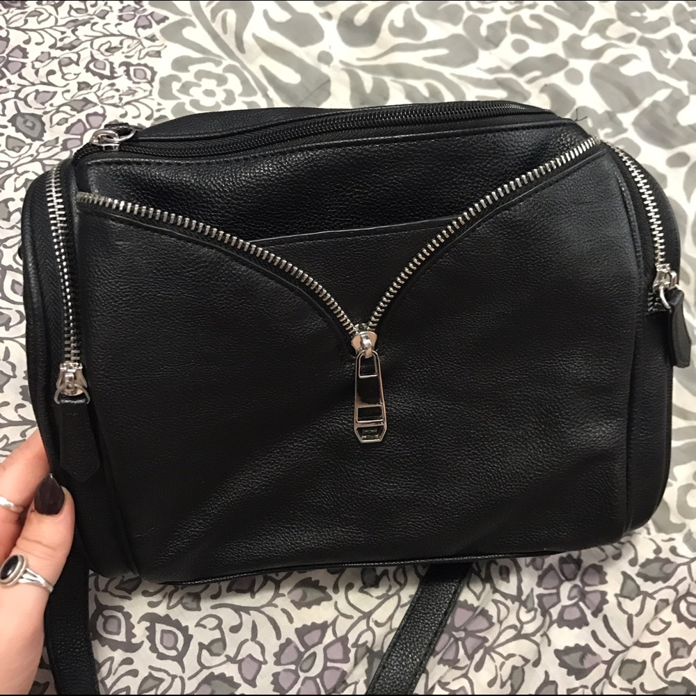 Madden girl zipper crossbody