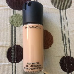 MAC matchmaster spf 15 foundation