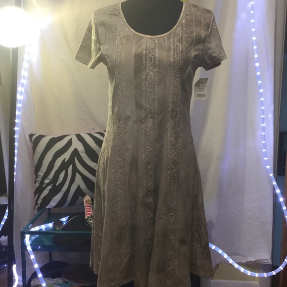 sami & joe Dresses & Skirts - Sequined dress