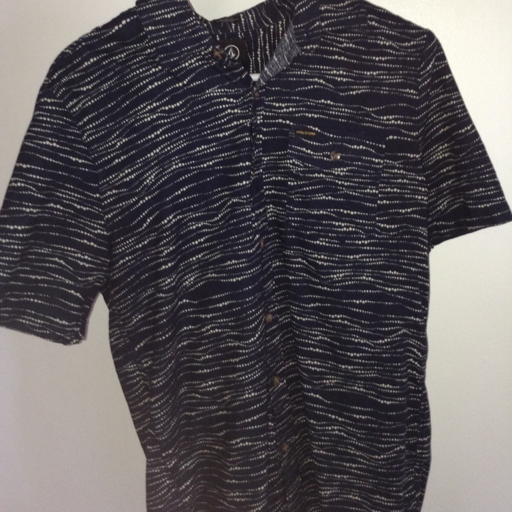 Volcom Button up
