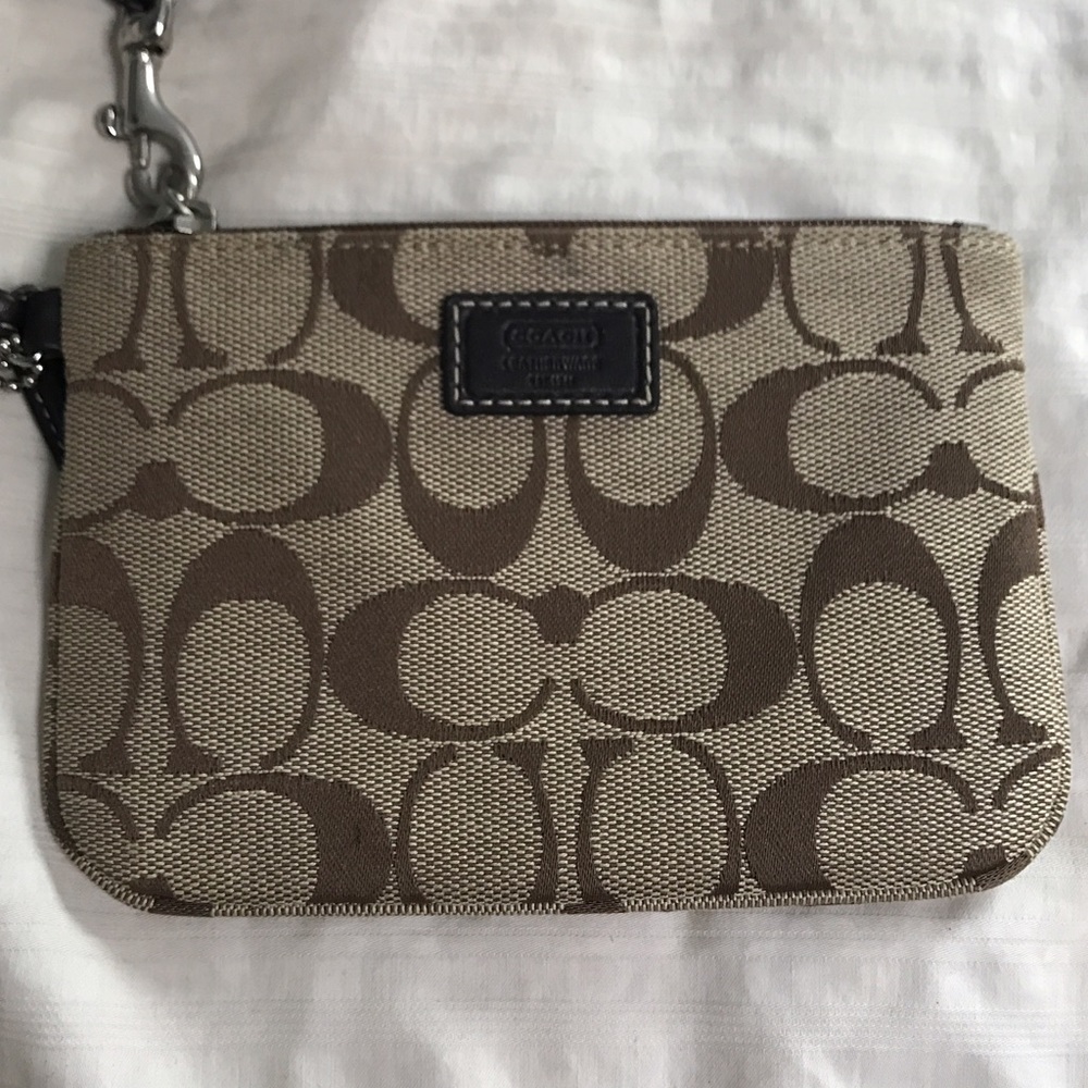 ‼️COACH SIGNATURE WRISTLET