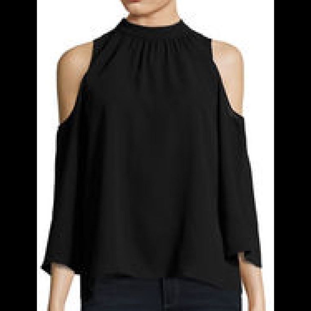 Design lab Lord and Taylor cold shoulder top