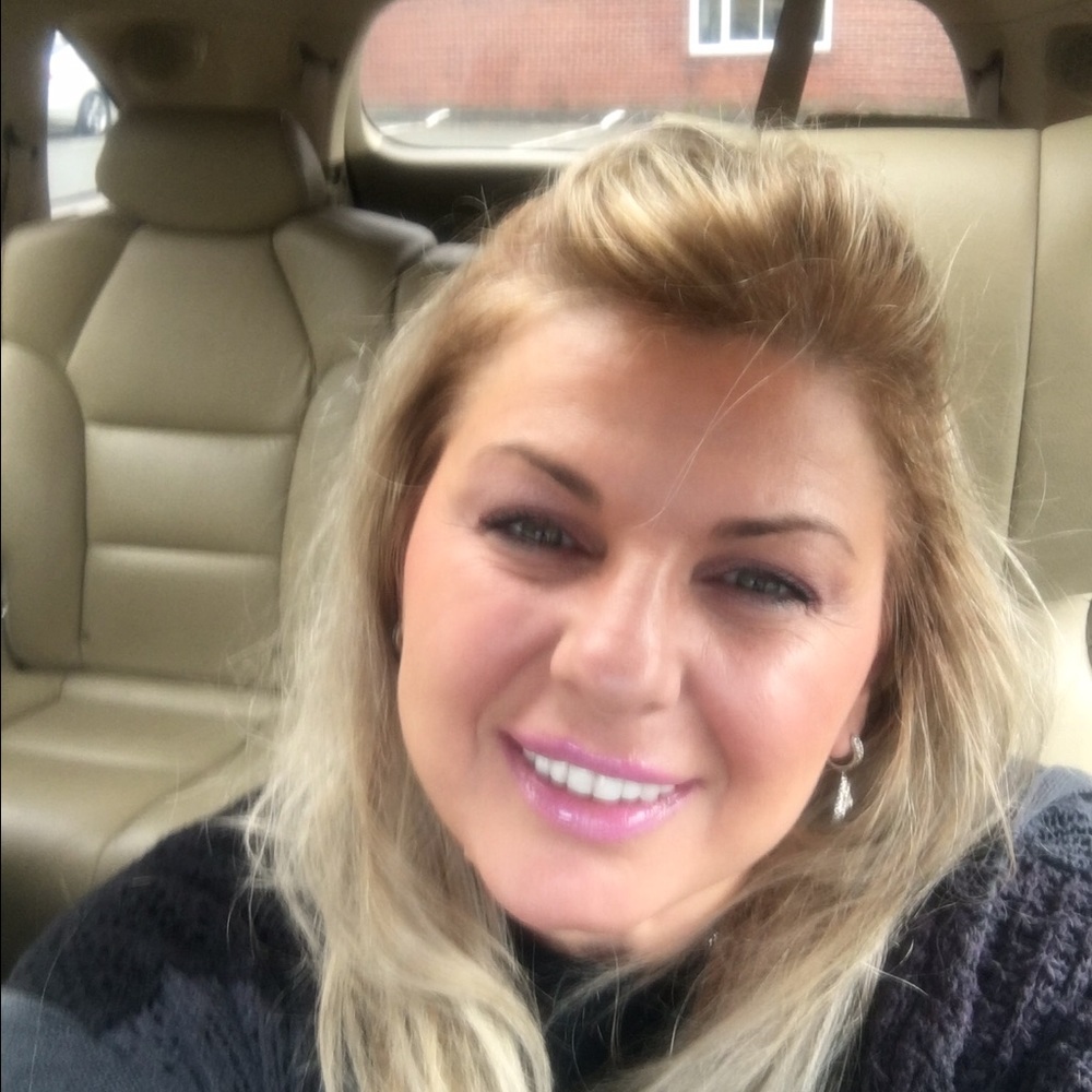 Meet your Posher, Marcela