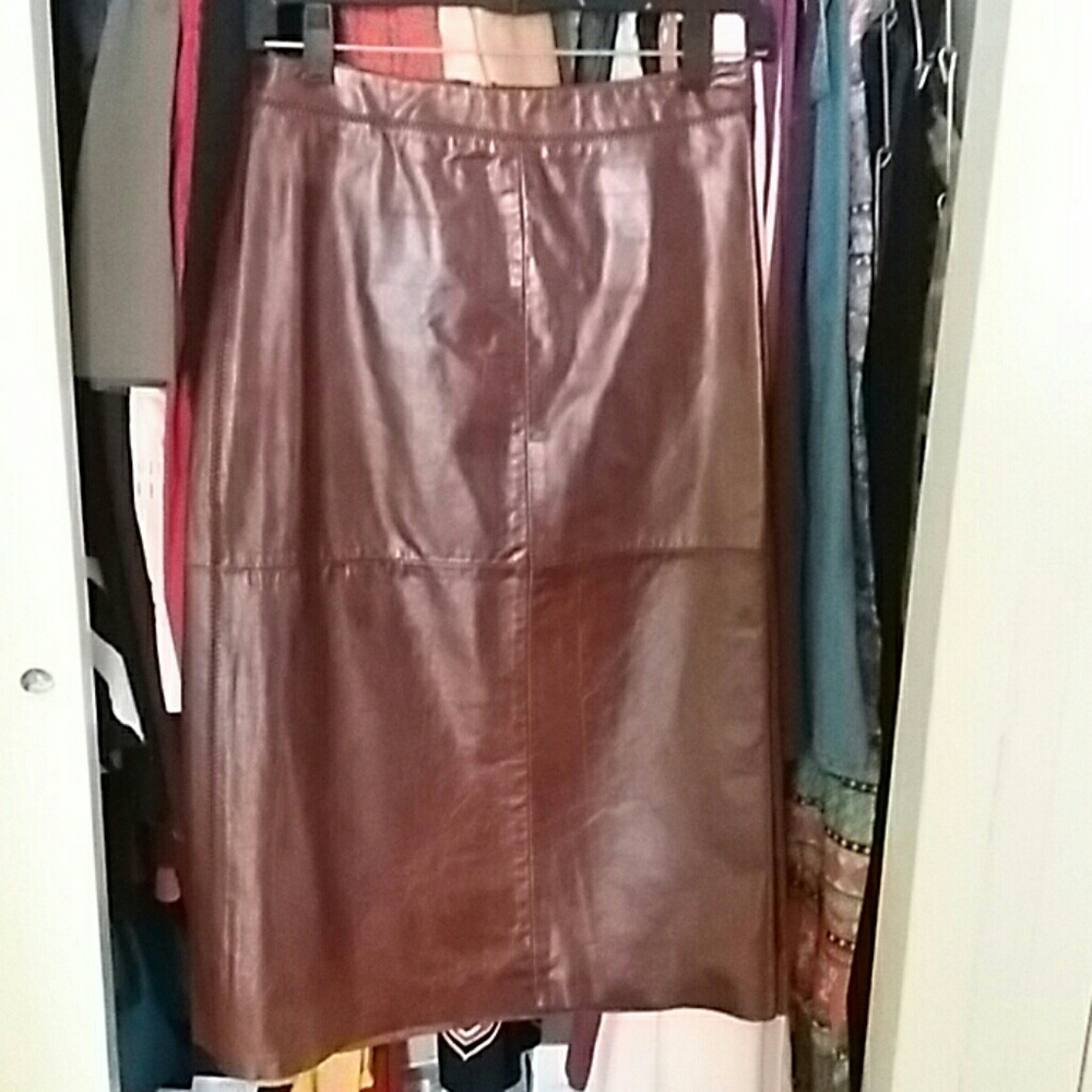 Gap skirt