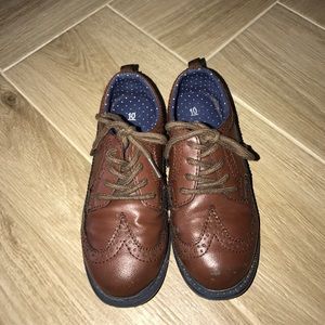 Boys shoes size 10