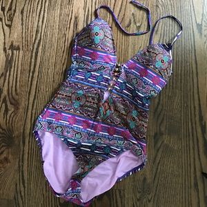 GUC Kenneth Cole bathing suit