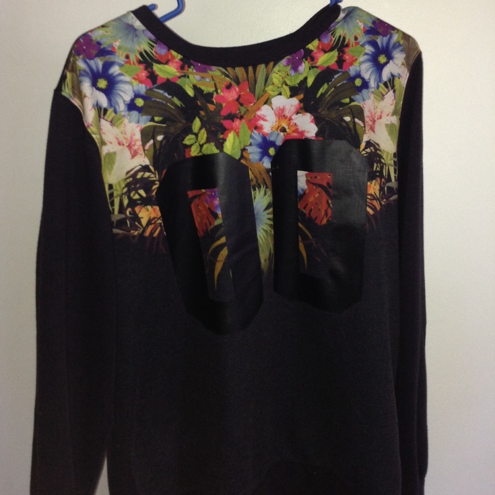 On the byas crewneck