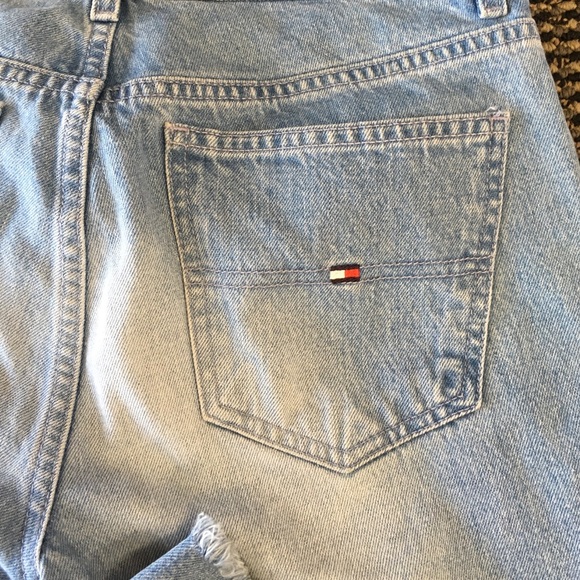 Tommy Hilfiger Jeans size 6. Inseam 31 - Picture 2 of 5