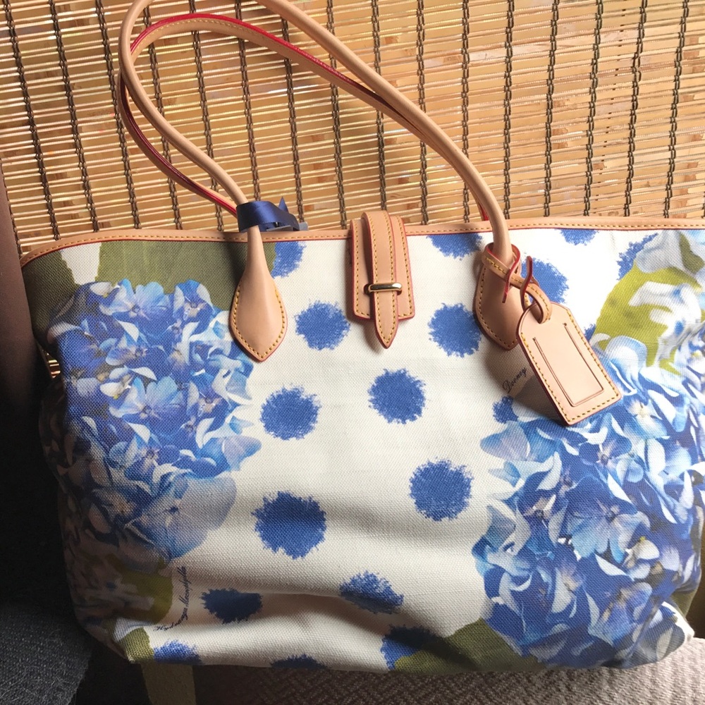 Dooney & Bourke tote