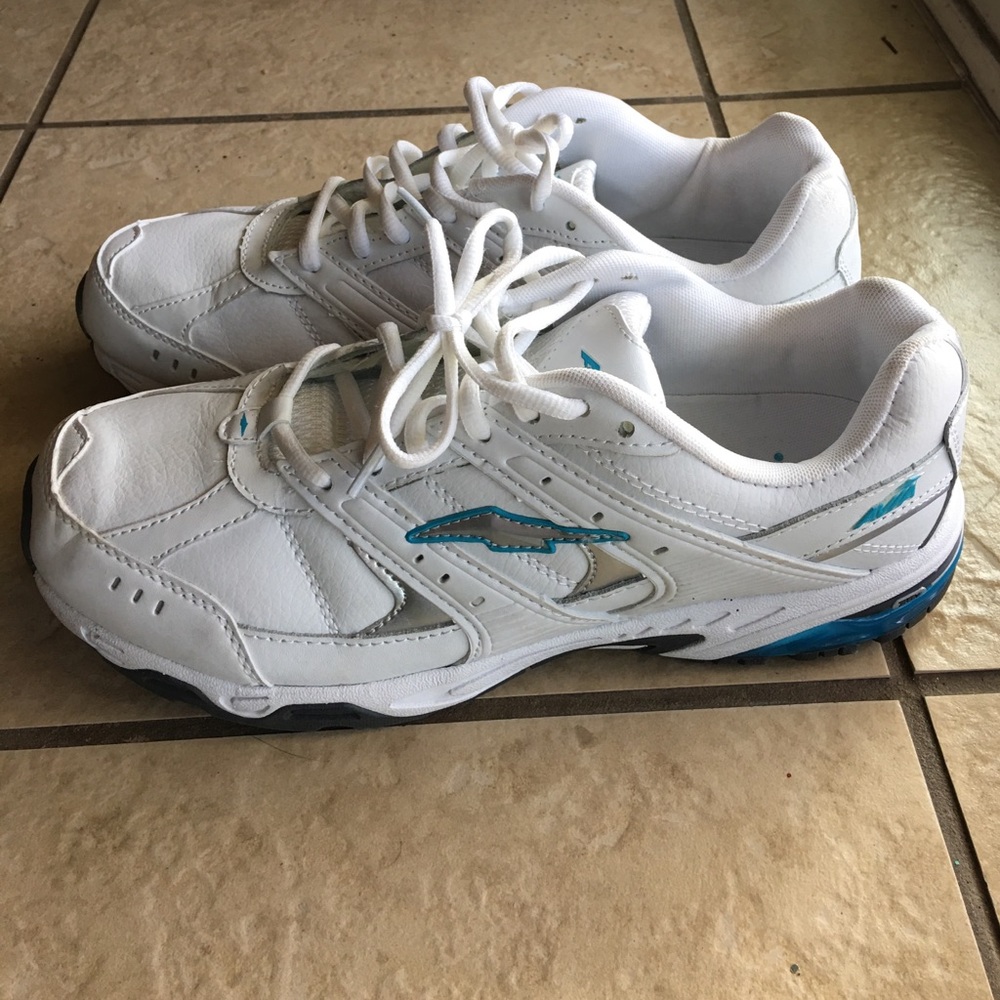 Avia cantilever technology shoes