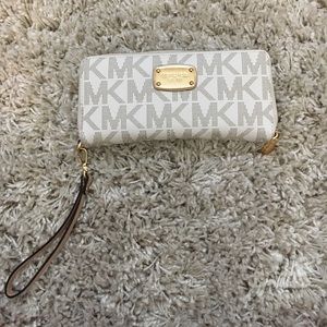 Michael Kors Wallet - vanilla color