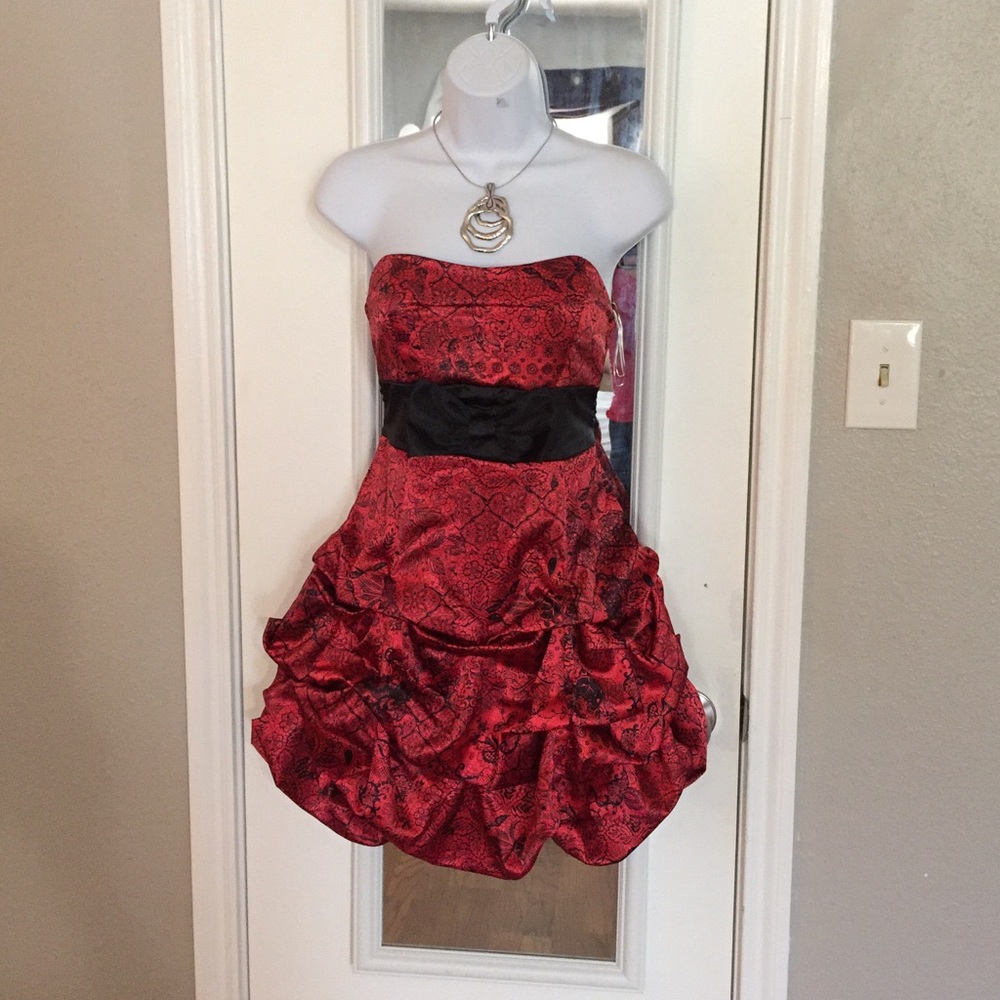 Gorgeous Elegant dress❤Stunning in person