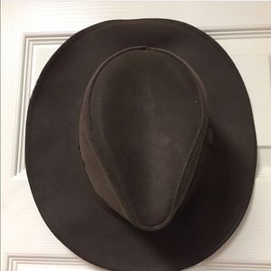 Minnetonka Leather wide brimmed hat. SMALL.