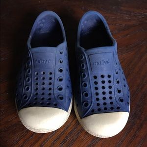 Native Jefferson shoes, navy, ready to wear!