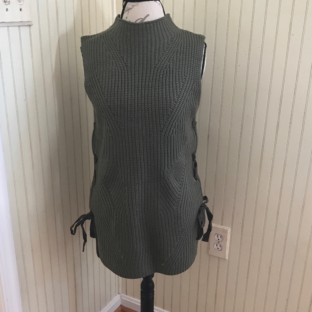 Monteau olive tunic sweater