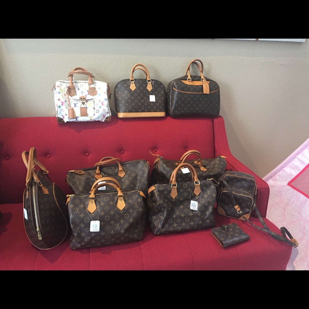 🌷🌷SOLDOUT 🌷🌷ASORTED LOUIS VUITTON BAGS