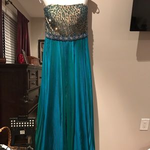 Sherri Hill prom dress