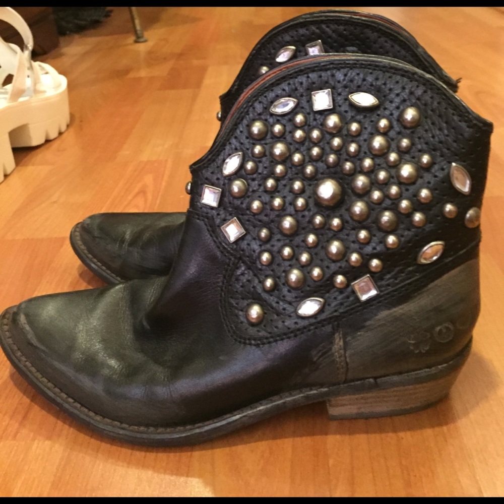 Lucky Brand leather studded cowgirl boots