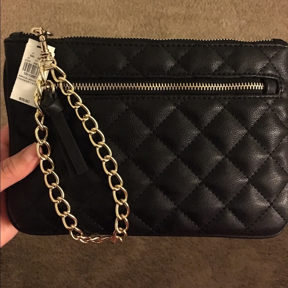 NWT- Express Quilted Chain Strap Wristlet