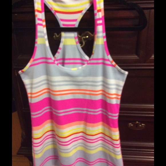 Lululemon Raspberry Glo Razor Back Rare NWOT - Picture 2 of 3