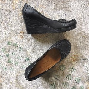 MIA black wedges