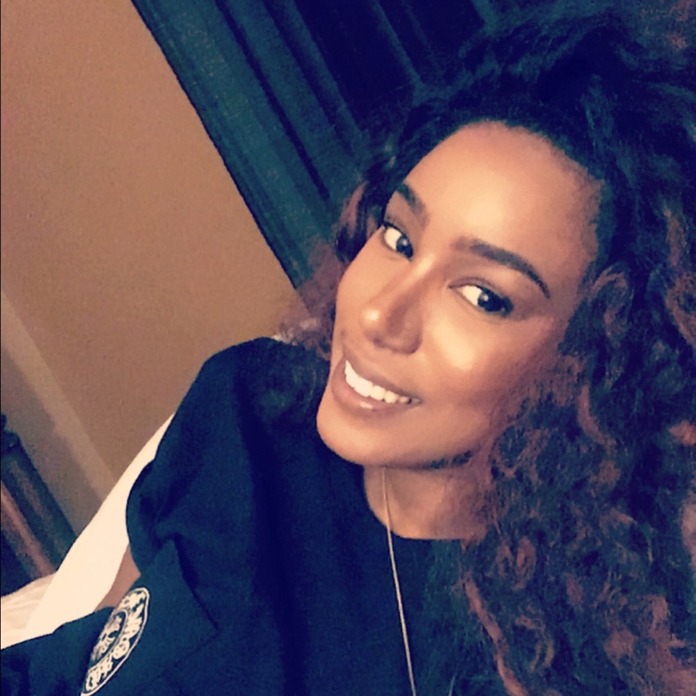 Meet your Posher, Reana